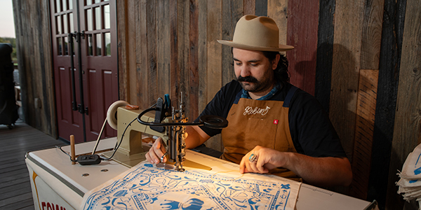 Man chain stitching