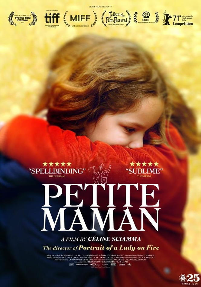 Petite_Maman_Poster_Two_girls_hugging